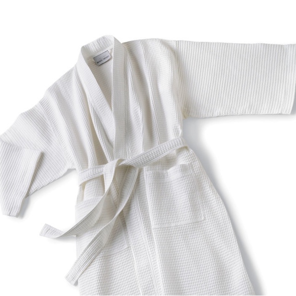 White Seashell Waffle Knit Robe